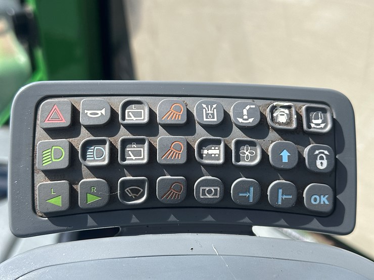 deere-1110e-image-79