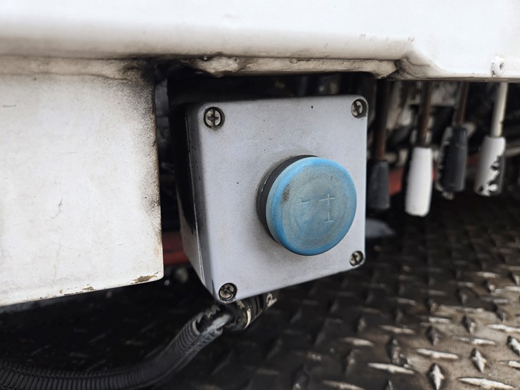 massey-ferguson-8-image-26