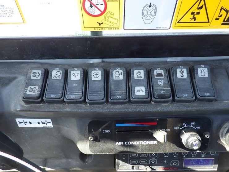 takeuchi-tb260-image-46