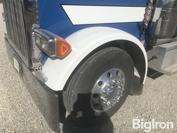 2001-peterbilt-379-image-9