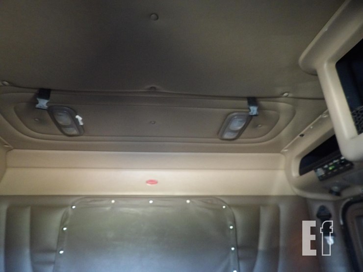 2008-peterbilt-389-image-43