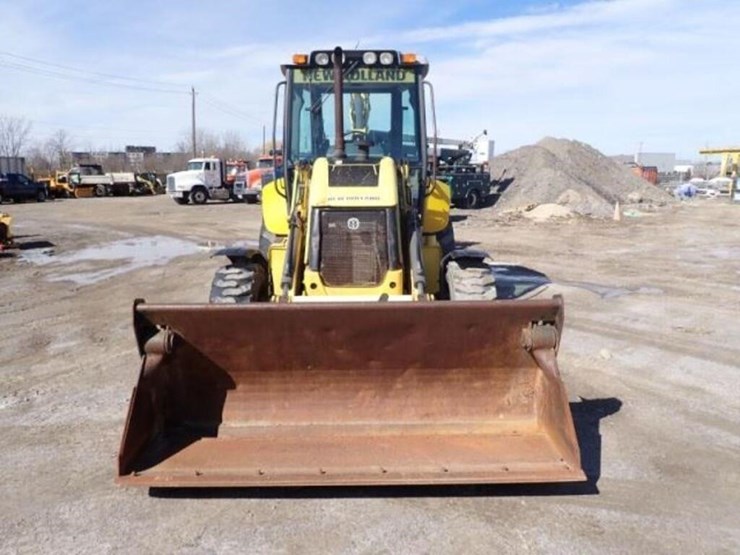 2012-new-holland-b95b-image-2