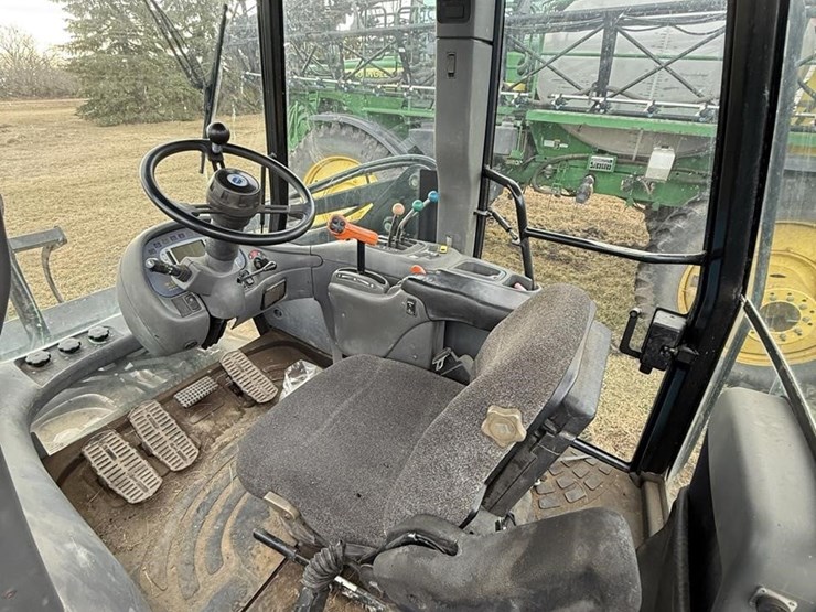 new-holland-tv140-image-38