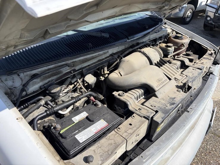 2002-ford-e350-image-7