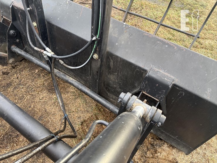 new-holland-tv140-image-20