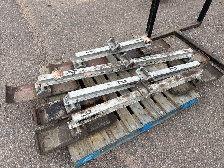 caterpillar-ap-1055b-image-51