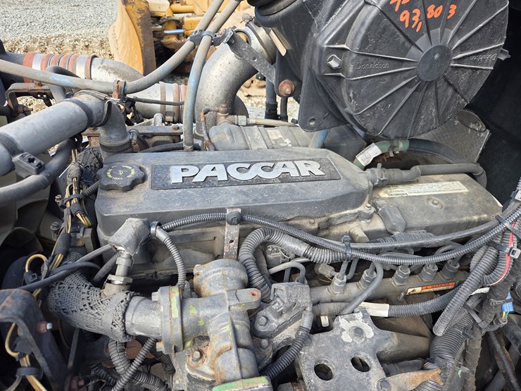 2013-peterbilt-337-image-39