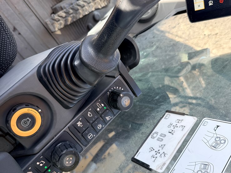 caterpillar-340-image-53