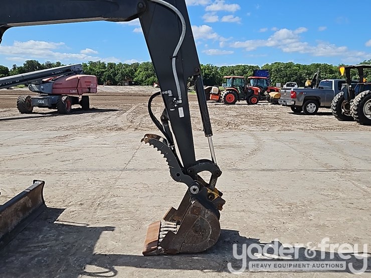 2022-deere-35g-image-16