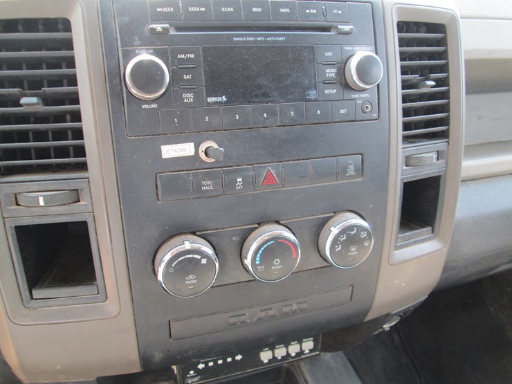 2012-dodge-2500-image-32