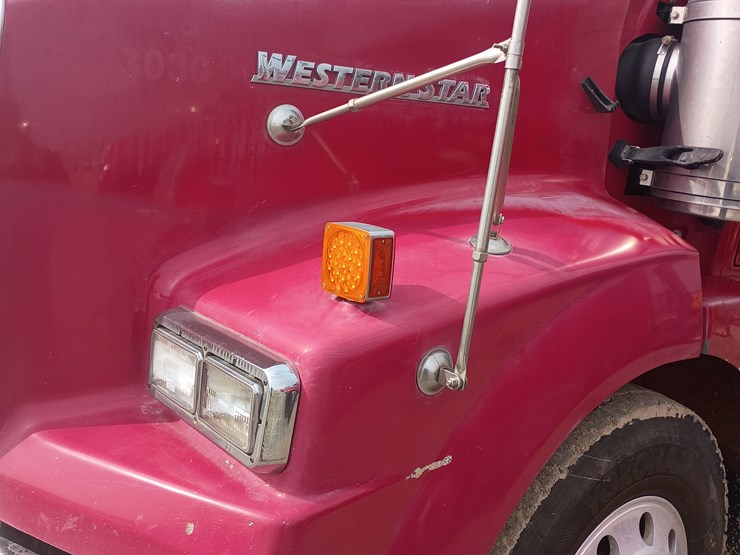 2012-massey-ferguson-8-image-10