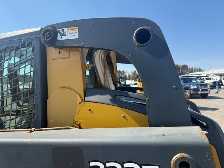 deere-333e-image-13