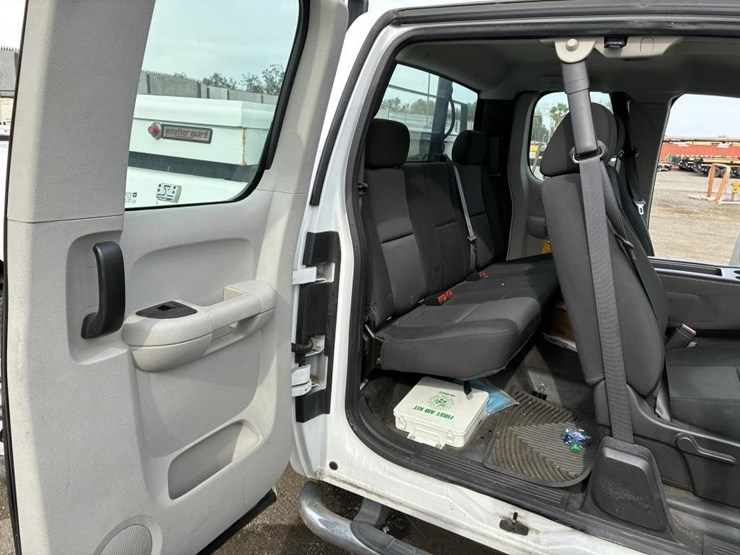 2012-gmc-sierra-3500-image-10