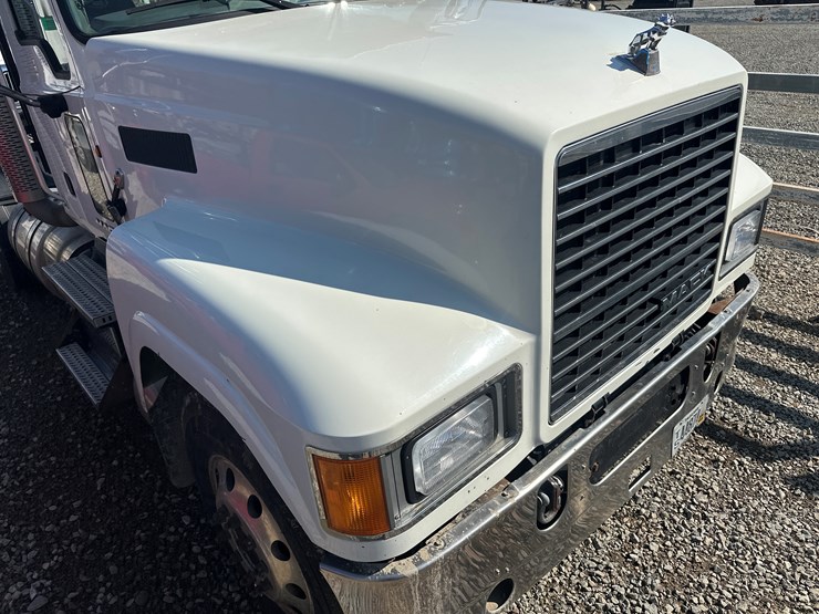 2014-massey-ferguson-8-image-48