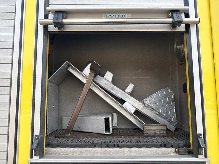 1998-massey-ferguson-8-image-24