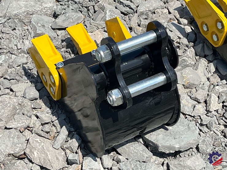 unused-2026-ce-8"-toothed-bucket-image-3