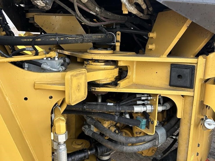 2016-caterpillar-930m-image-109