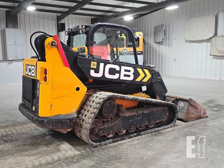 2020-jcb-3ts-8t-image-3