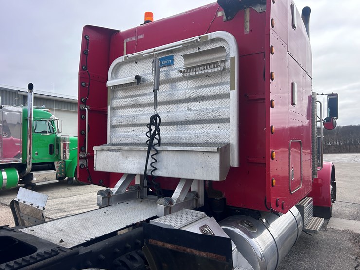 1998-peterbilt-379-image-31