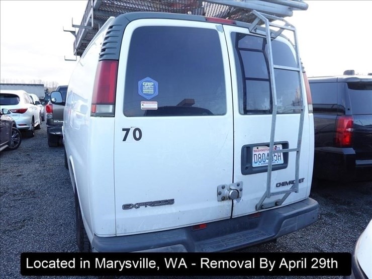 2002-chevrolet-3500-image-14