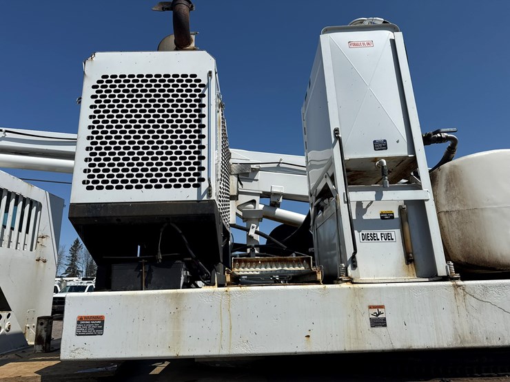 2002-freightliner-fl80-image-27