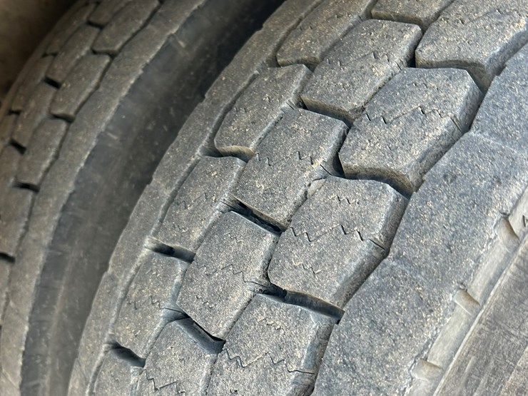 #2237-•-2006-mack-tri-axle-concrete-placement-truck-image-92