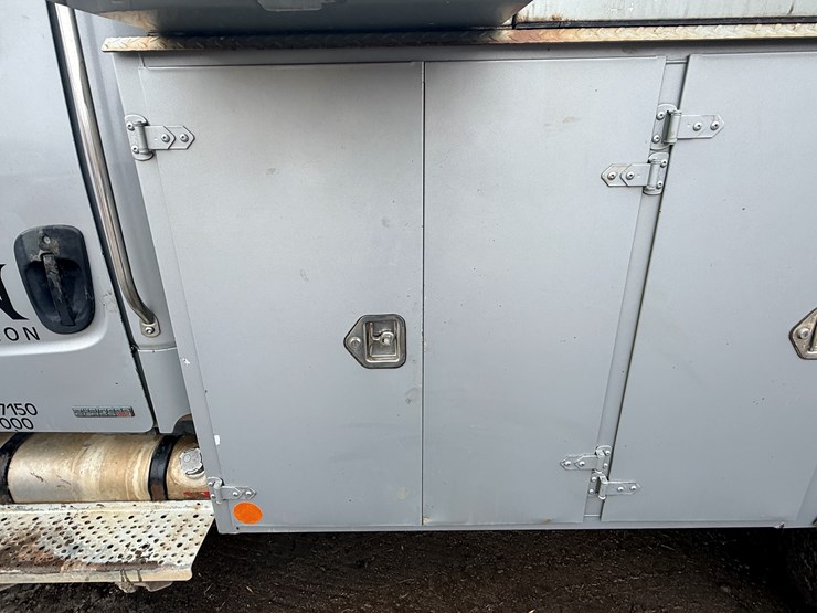 2004-caterpillar-c7-image-37