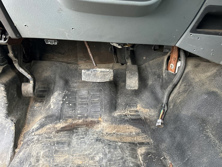 2011-ford-f350-image-47