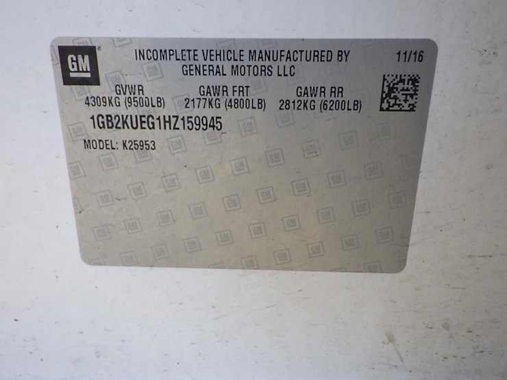 2017-chevrolet-2500hd-image-38