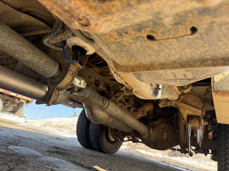 #2049-•-2015-ram-5500-heavy-duty-service-truck-image-24