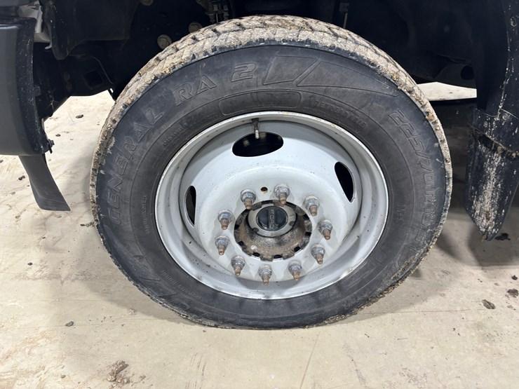 2022-ford-f550-sd-image-85