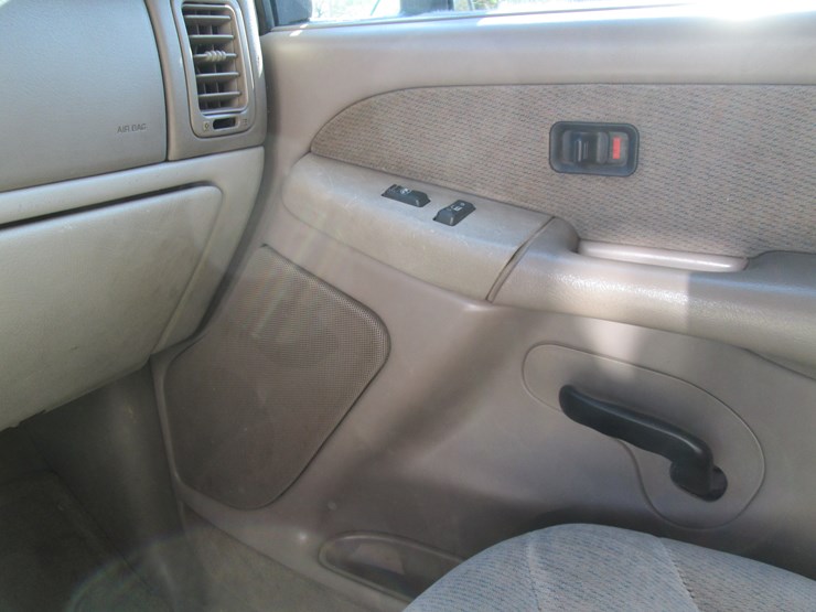 2001-gmc-1500hd-image-32