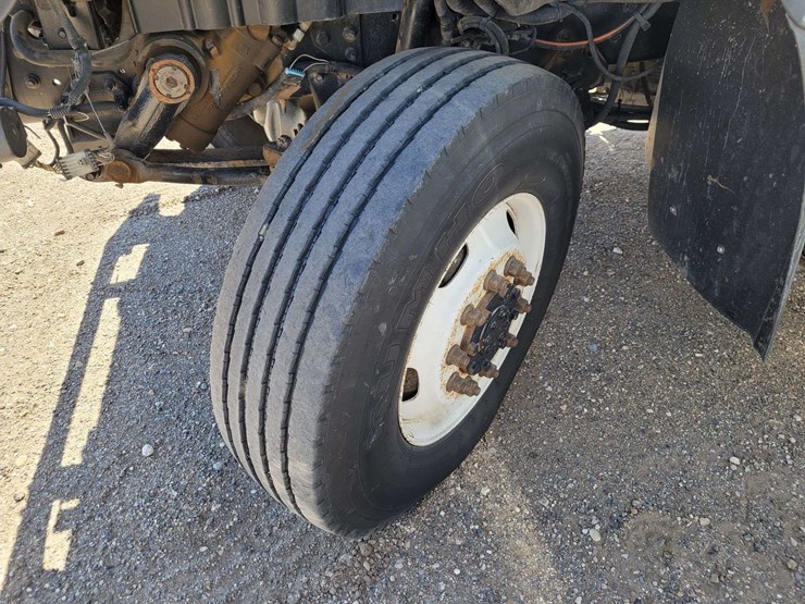 2012-international-7400-image-18