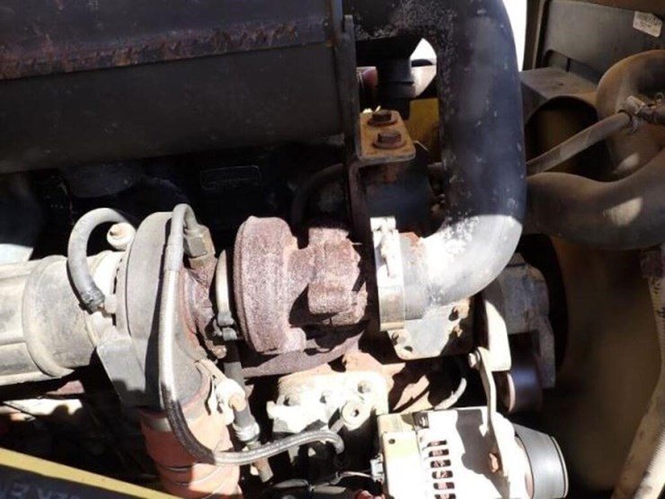 2012-new-holland-b95b-image-66