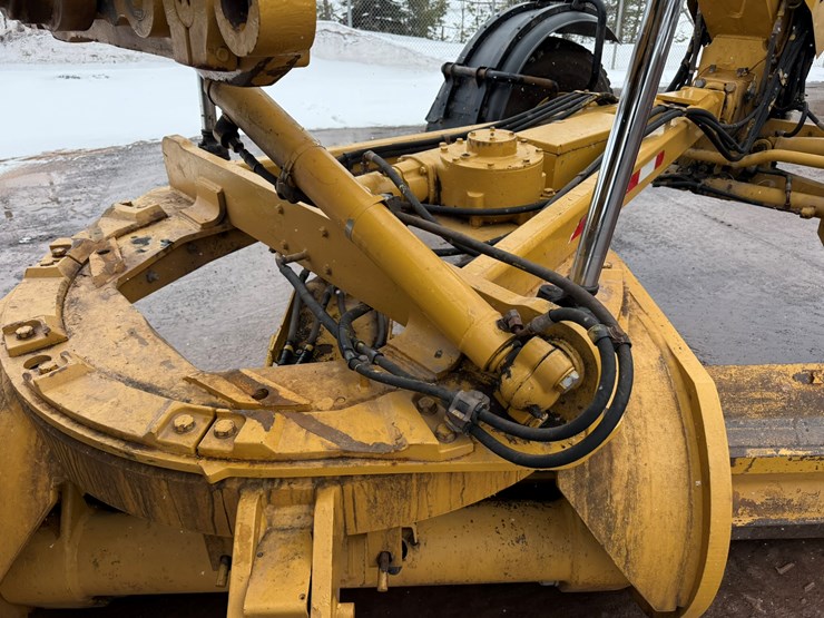 caterpillar-160m-image-79