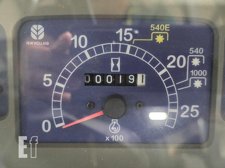 new-holland-tn75a-image-17