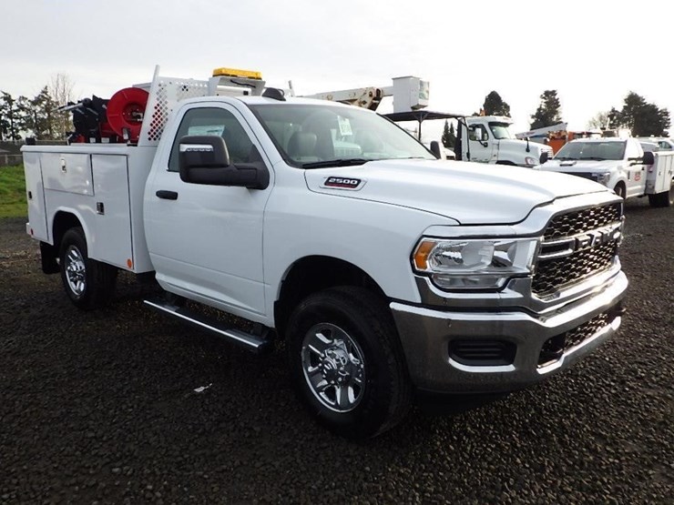 2024-dodge-ram-2500-image-3