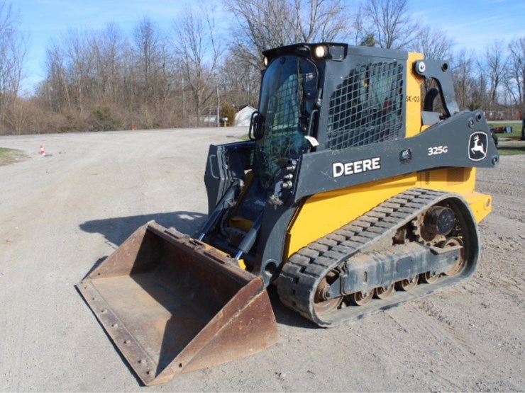 2022-john-deere-325-image-3