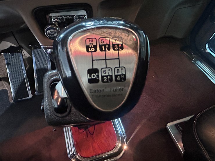 2007-peterbilt-379-image-59