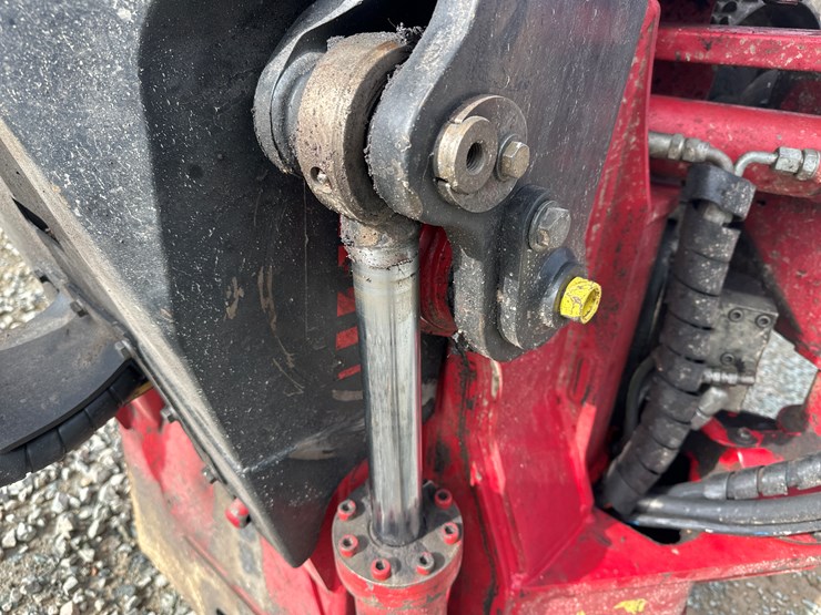 2016-deere-2154d-image-41