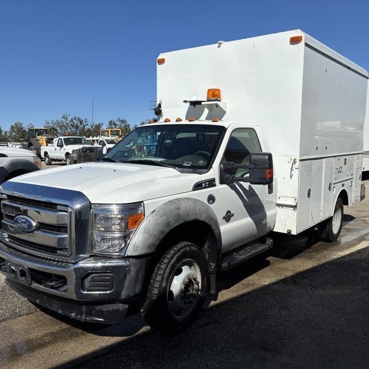2011 FORD F550