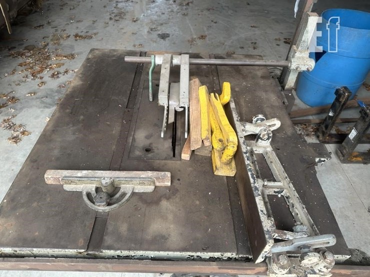 vintage-table-saw-image-8