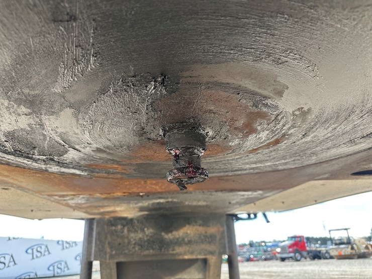 2010-massey-ferguson-8-image-15