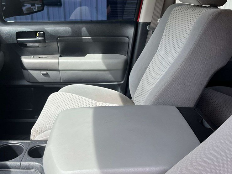 2012-toyota-tundra-image-17