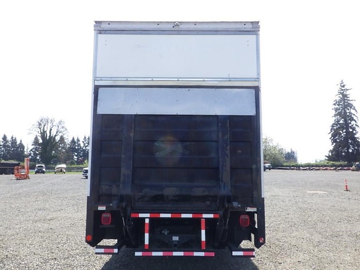 2016-ford-f650-xlt-image-6