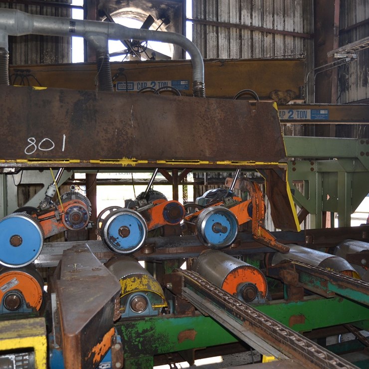 LINDEN HIGH SPEED INFEED PINEAPPLE INFEED TABLE W/ 20HP FEED MOTOR W/BRIDGE TO PLANER FEED W/ CONTROLS