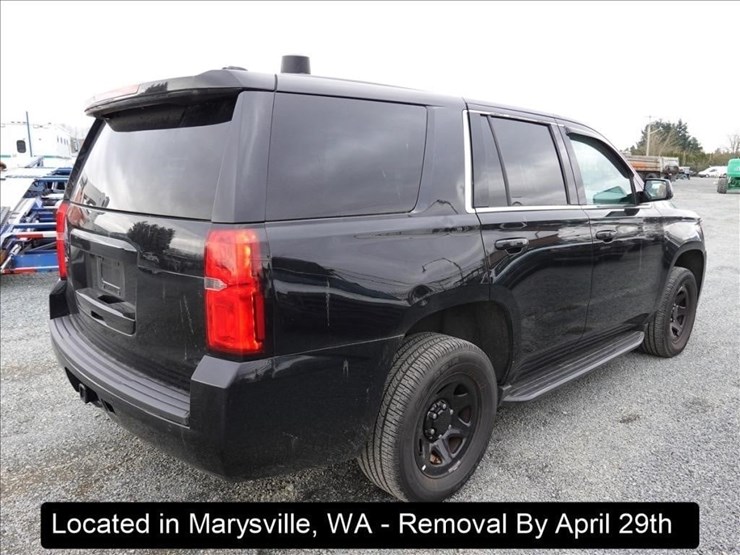 2017-chevrolet-tahoe-image-15