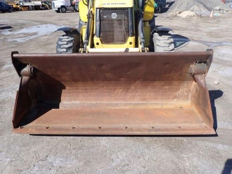 2012-new-holland-b95b-image-26