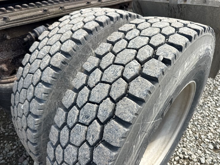 2001-caterpillar-c15-image-57