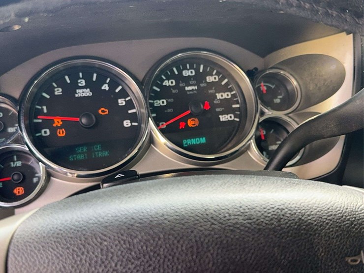 2013-chevrolet-silverado-1500-image-16